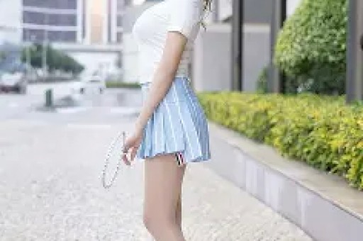 陪睡陪玩已过时！又一女星自曝潜规则当众被强吻、伸手进裤子