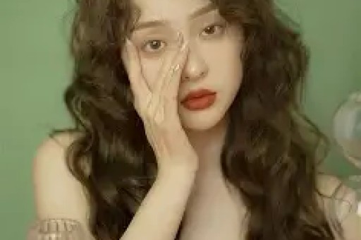 方媛带俩女儿香港逛街！穿一身高奢却被群嘲郭富城再被连累